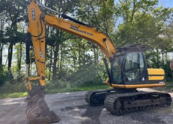 If you're in the market for a high-performance excavator, the JCB JS160LC is an excellent choice.