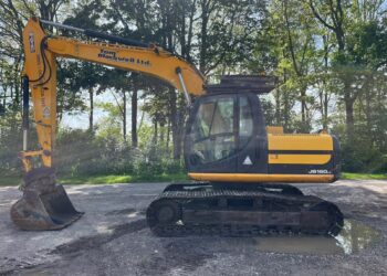 Considering a JCB digger for sale? Look no further than the robust 2010 JCB JS160 excavator digger! Don't miss these competitive deals!