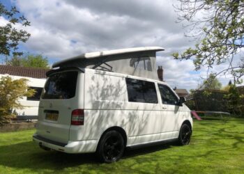 VW Transporter Campervan for sale! Fully equipped, ready for adventure. Perfect for road trips and weekend getaways. Don't miss out—enquire today!