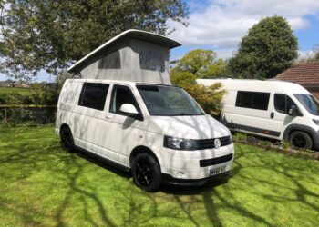 VW Transporter Campervan for sale! Fully equipped, ready for adventure. Perfect for road trips and weekend getaways. Don't miss out—enquire today!