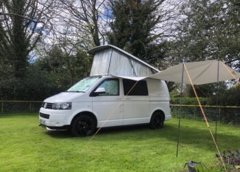 VW Transporter Campervan for sale! Fully equipped, ready for adventure. Perfect for road trips and weekend getaways. Don't miss out—enquire today!