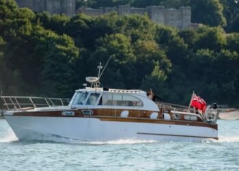 Explore exquisite vintage motor yachts for sale - Discover luxury and history combined. Choose your perfect vintage motor yacht today!