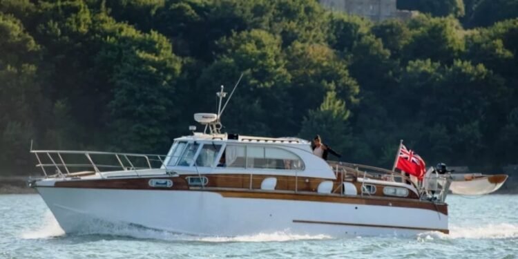 Explore exquisite vintage motor yachts for sale - Discover luxury and history combined. Choose your perfect vintage motor yacht today!