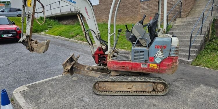 Own a powerful Takeuchi TB219 Mini Excavator at Auction! Compact design, excellent digging depth - ideal for landscaping & construction.